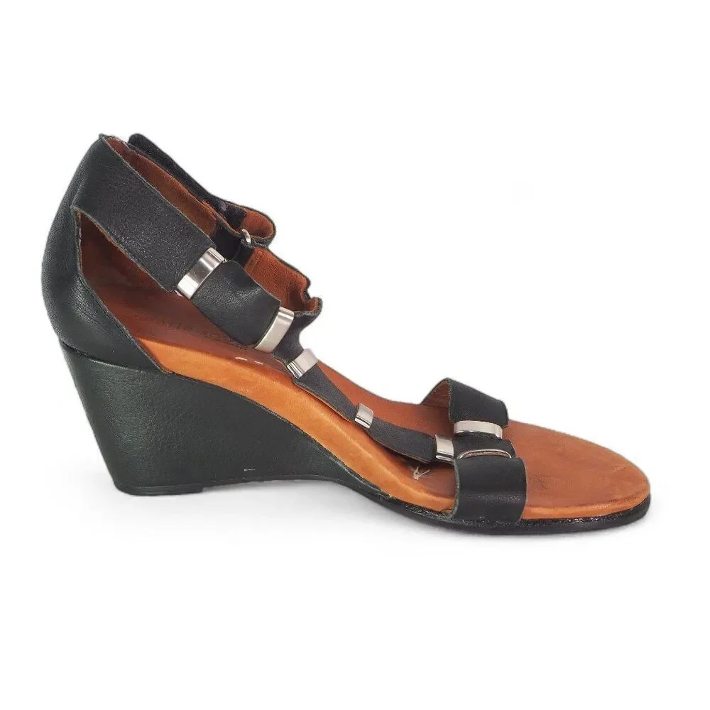 Gentle Souls by Kenneth Cole Hey Gabe‎ T-Strap Open Toe Wedge Black Women's 8.5M