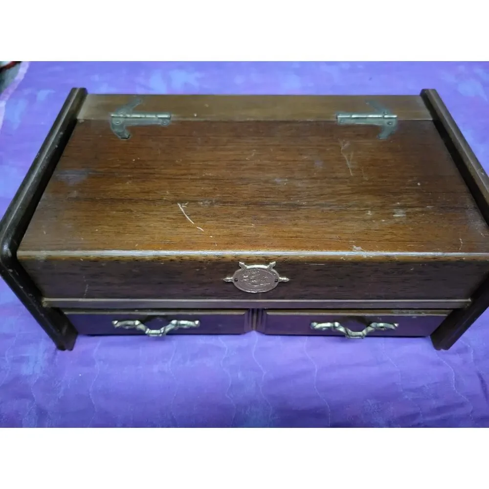Unbranded box rectangular