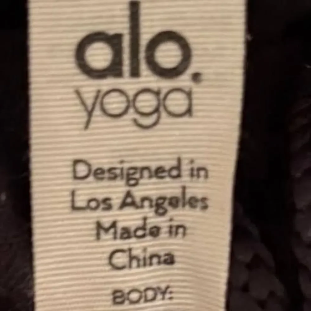 ALO Yoga side interior