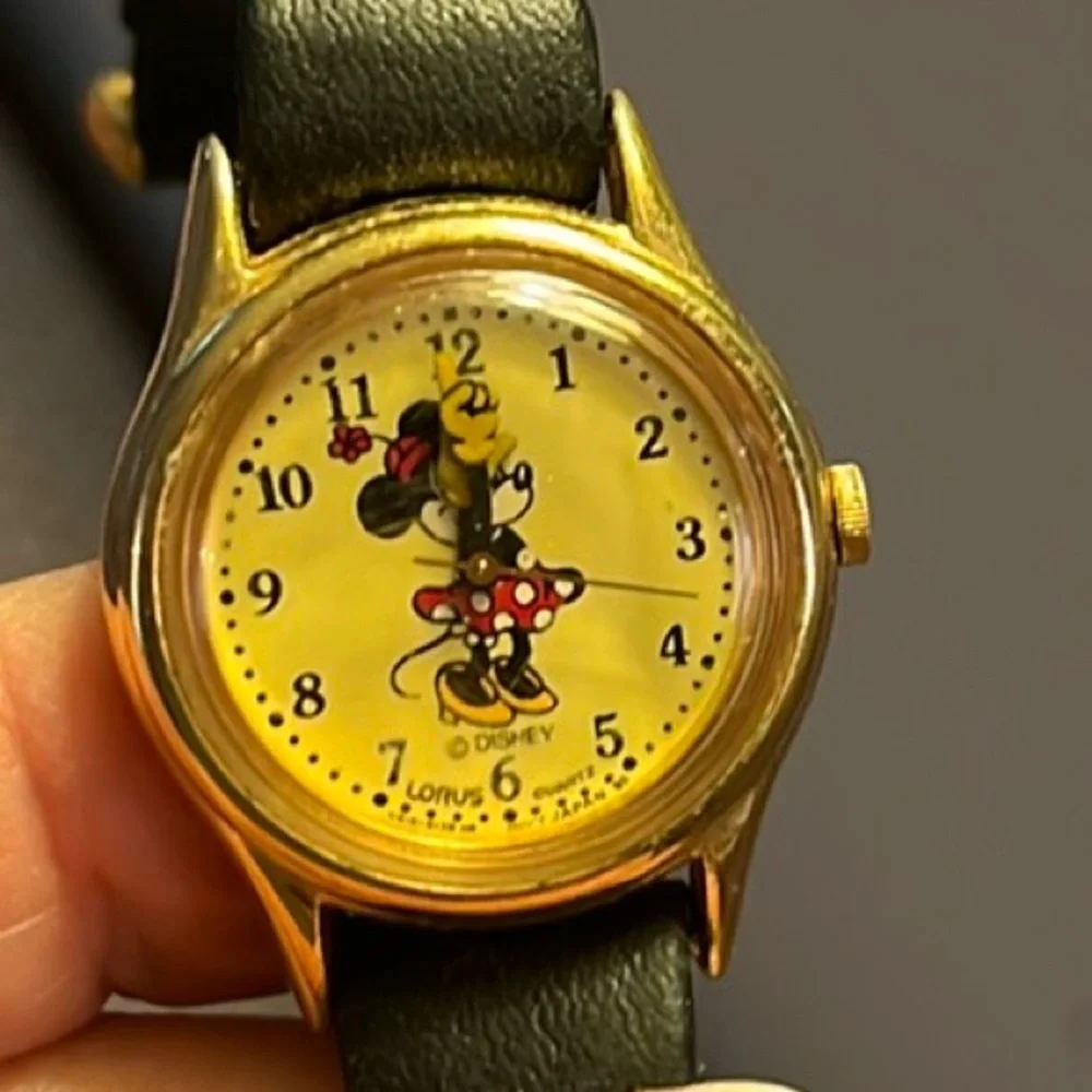Vintage watches. (4) Lorus Disney Minnie mouse watch. Murano Glass. SKAG…