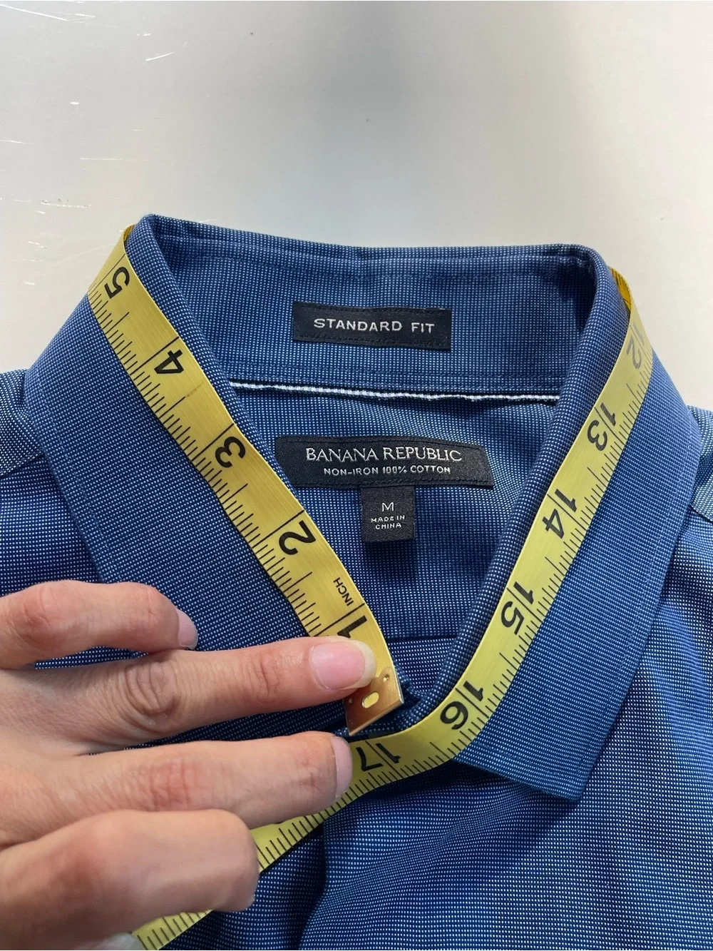 Banana Republic Men's Blue Shirt size M