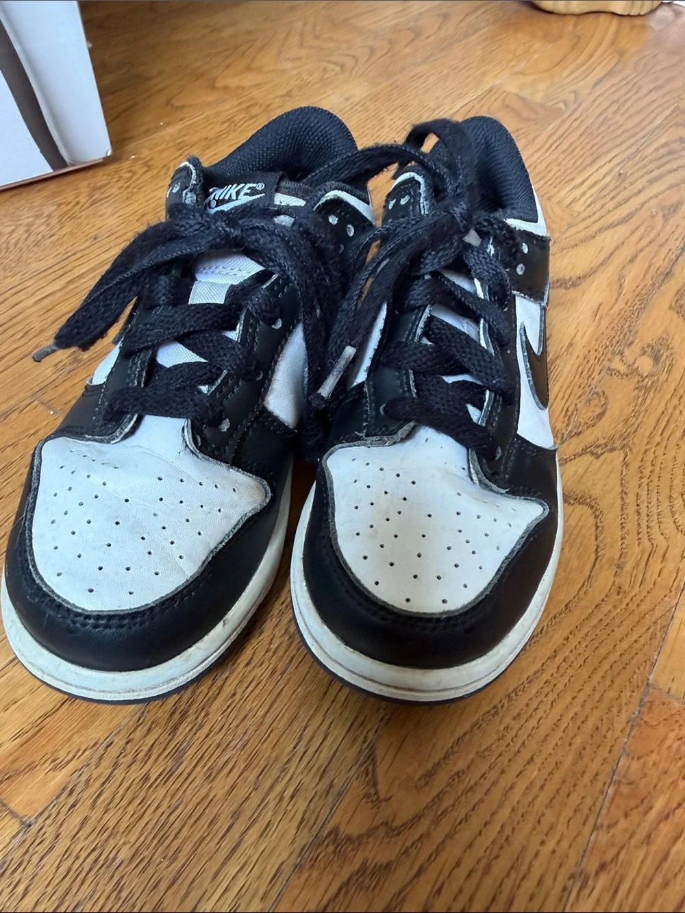 Nike classic low