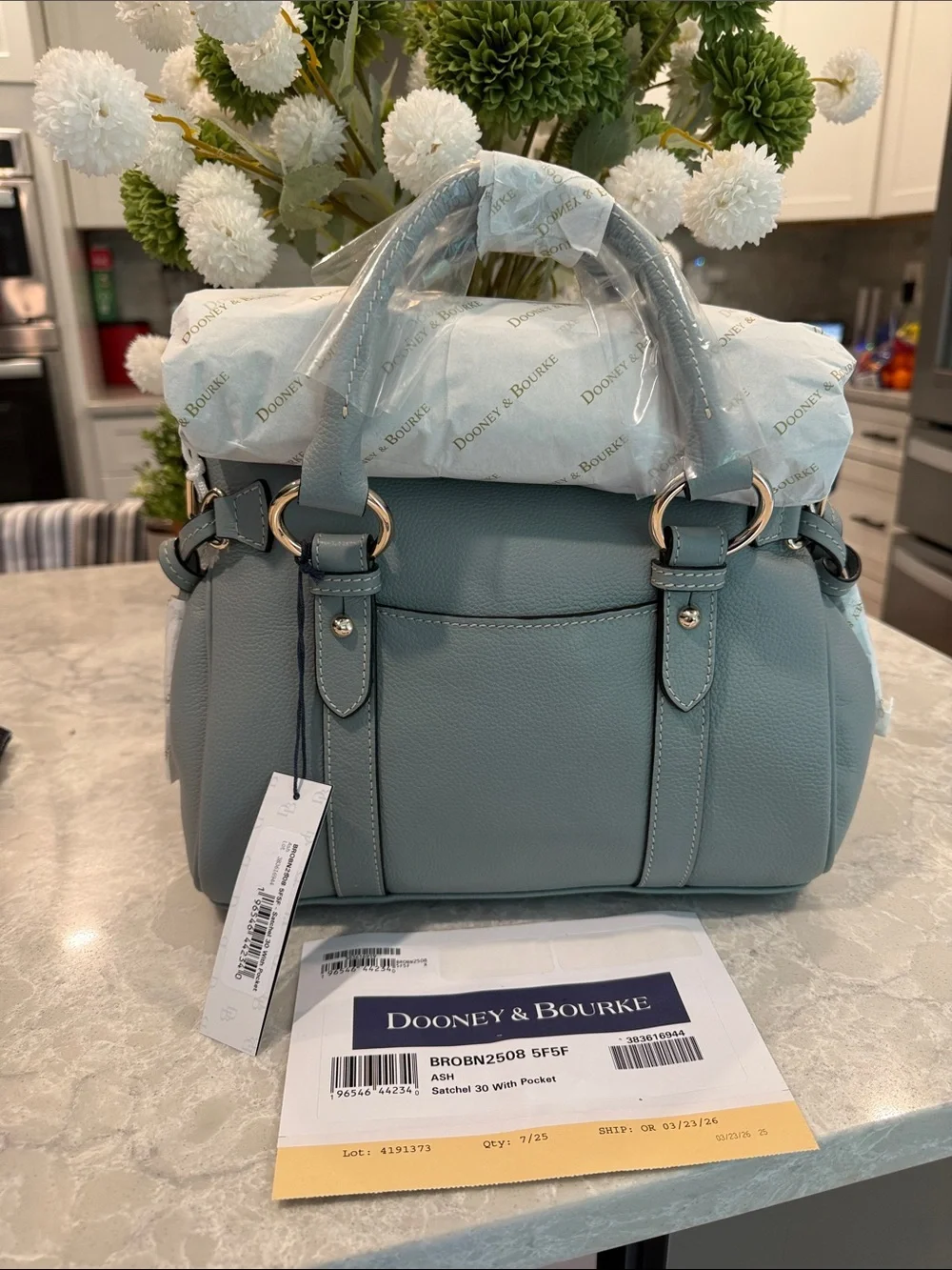 Dooney & Bourke bnwt details