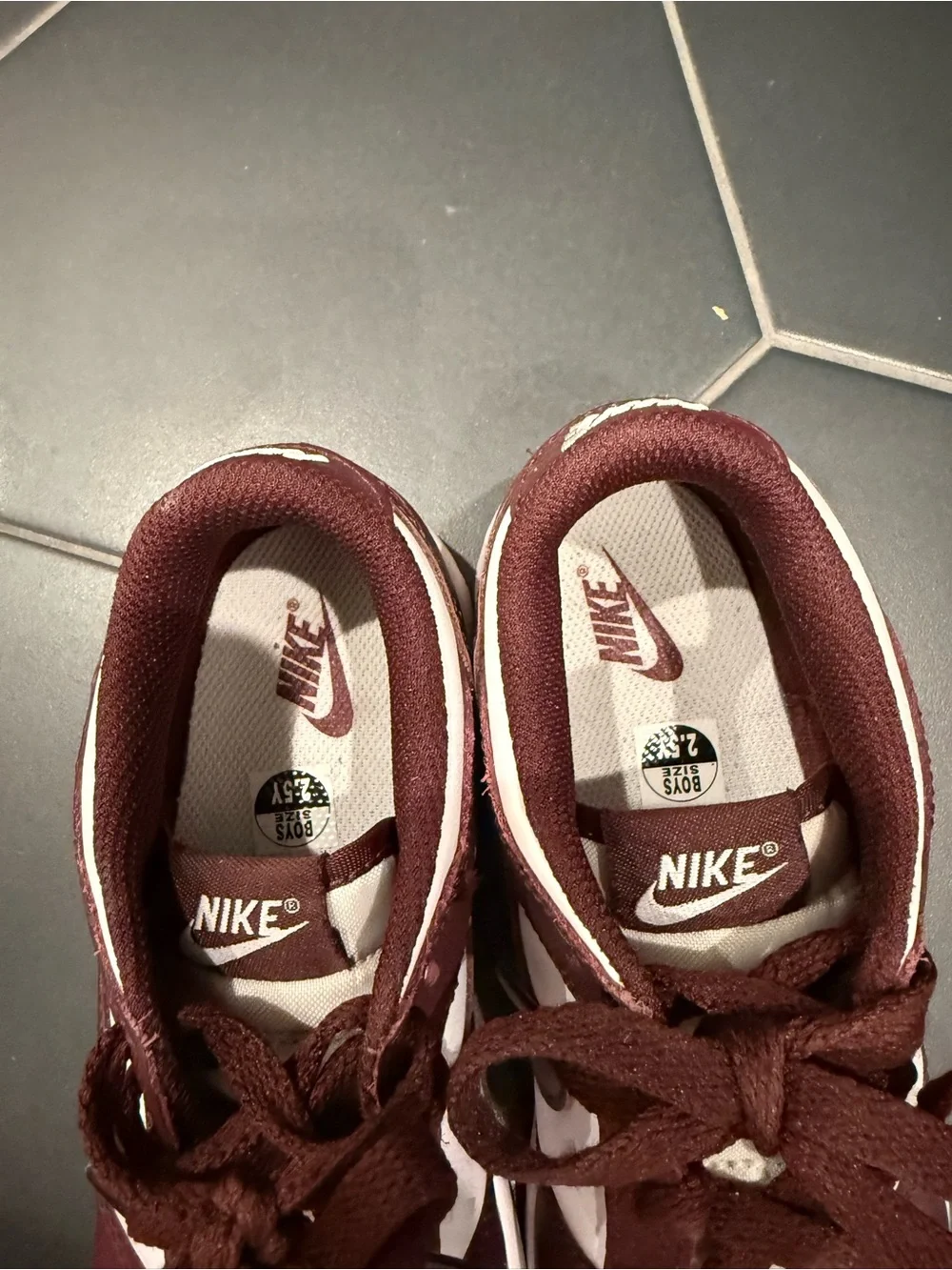 Nike kids low