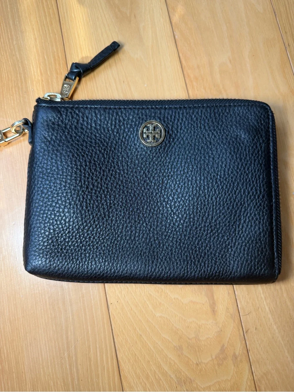Tory Burch compact pebbled