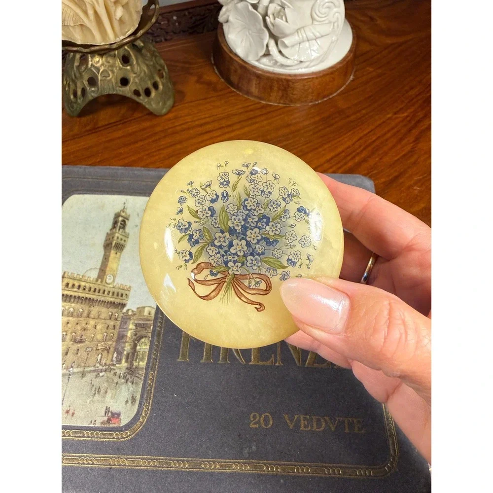 N/A vintage carved