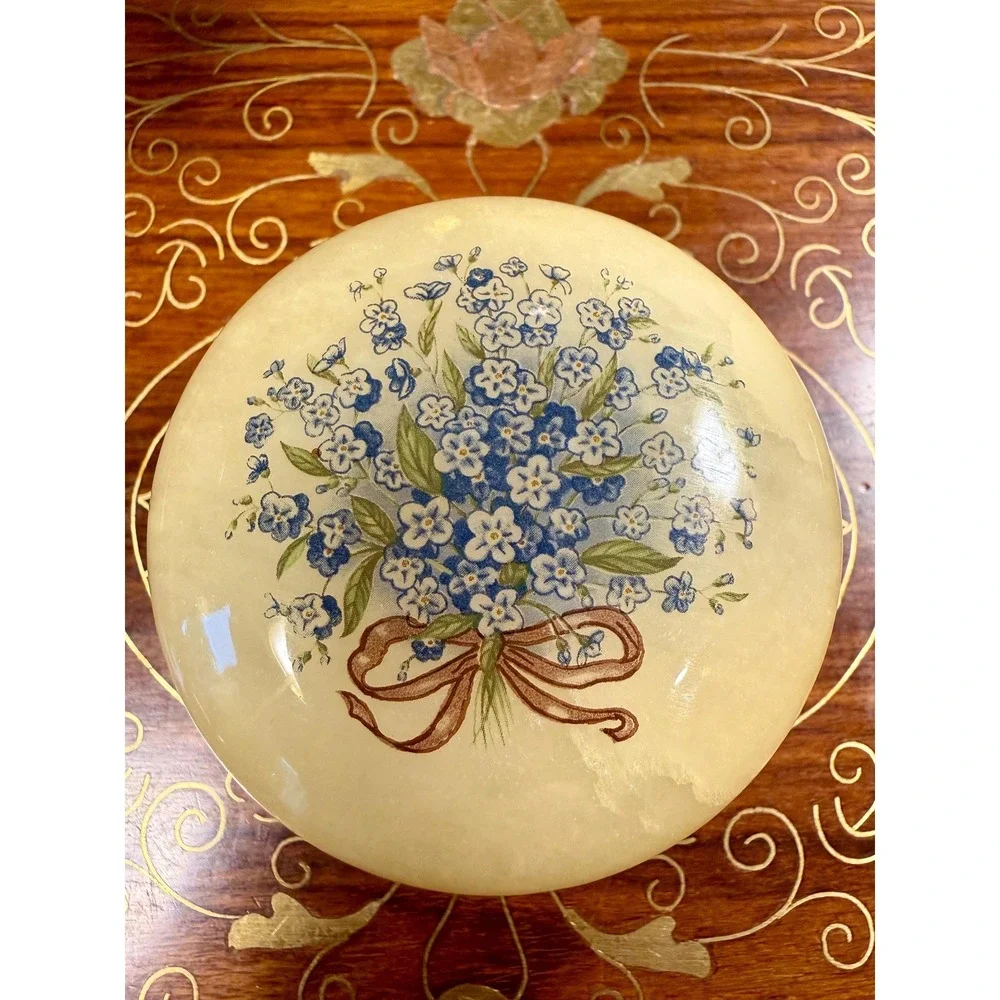 N/A vintage carved