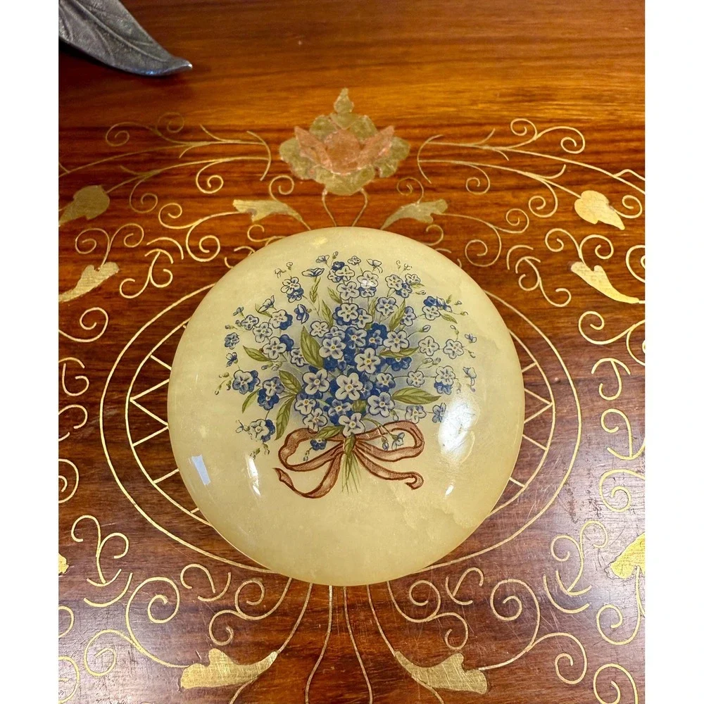 N/A vintage carved