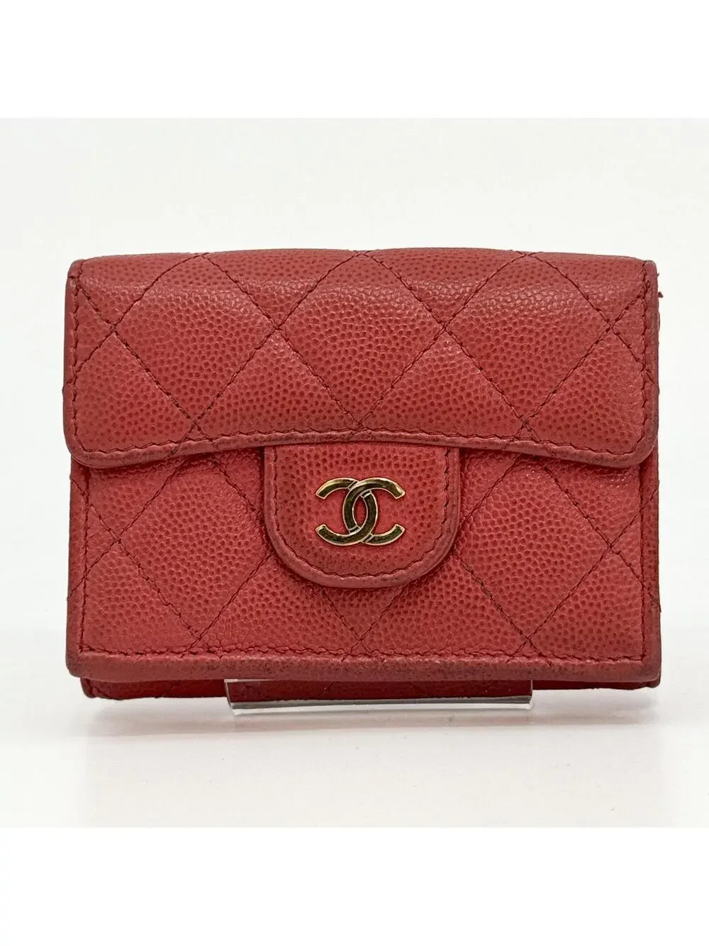 CHANEL elevate your