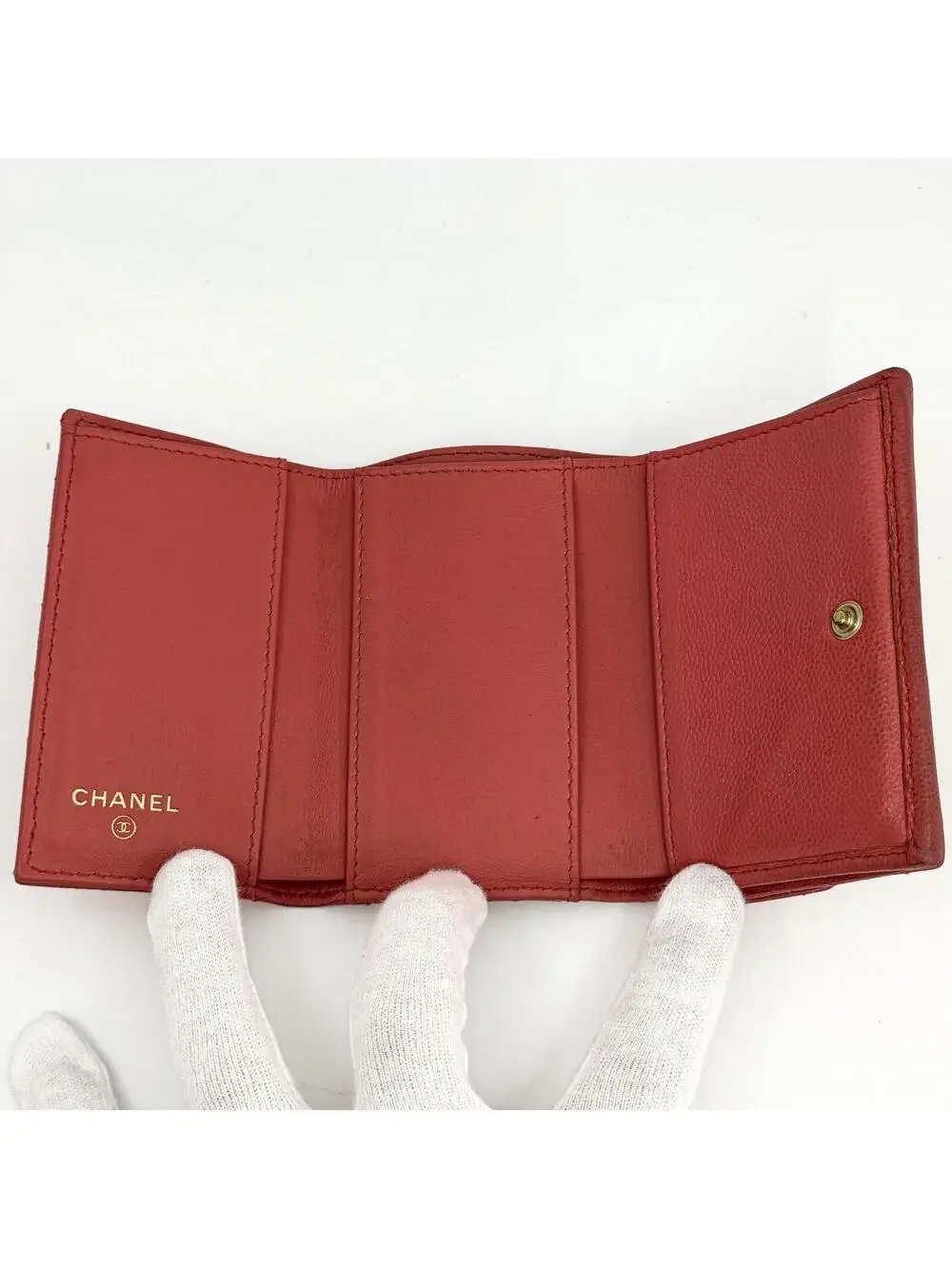 CHANEL elevate your