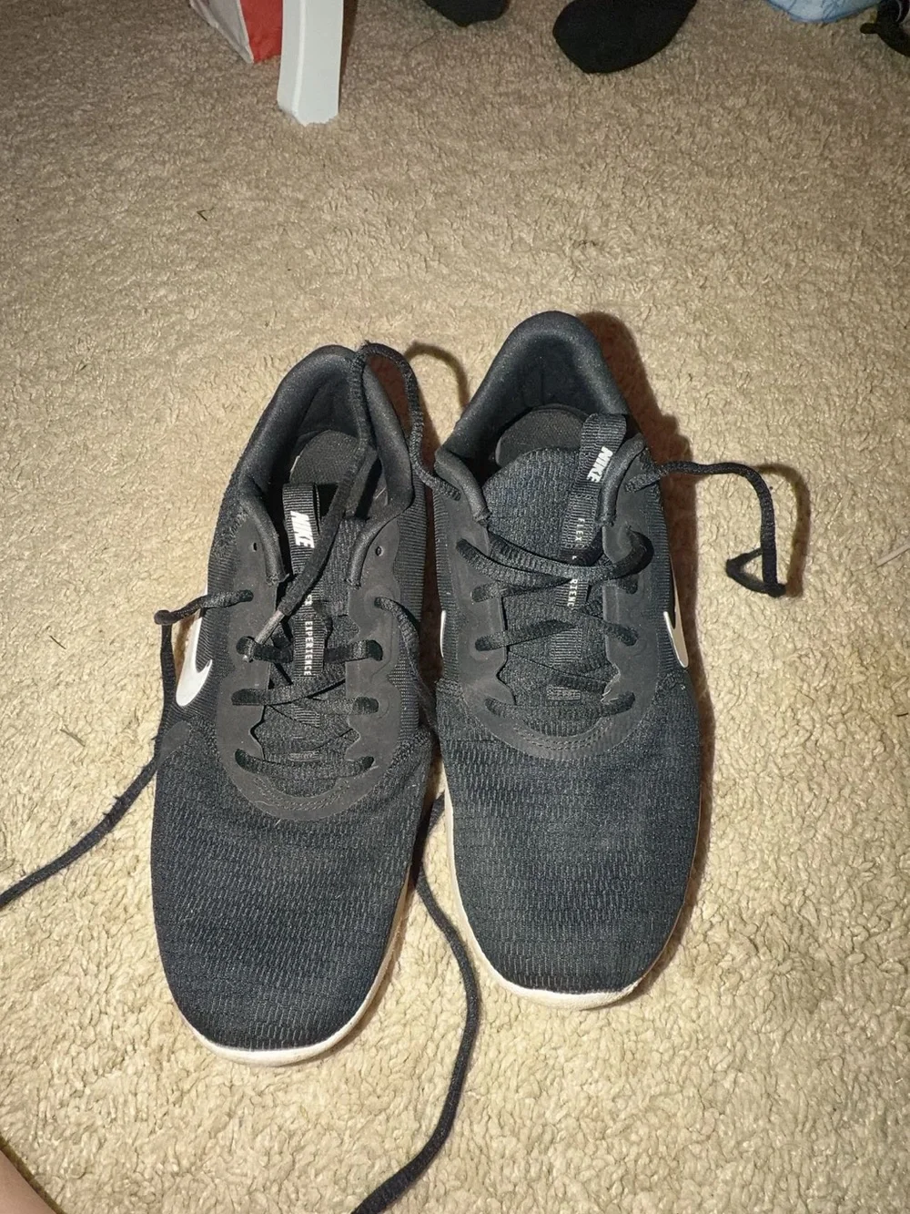 Nike lightweight black