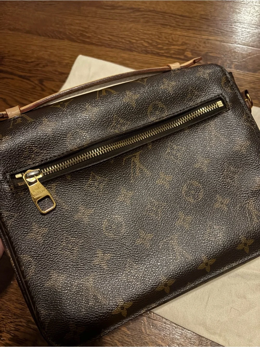 Louis Vuitton classic louis