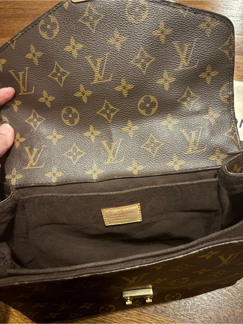 Louis Vuitton classic louis