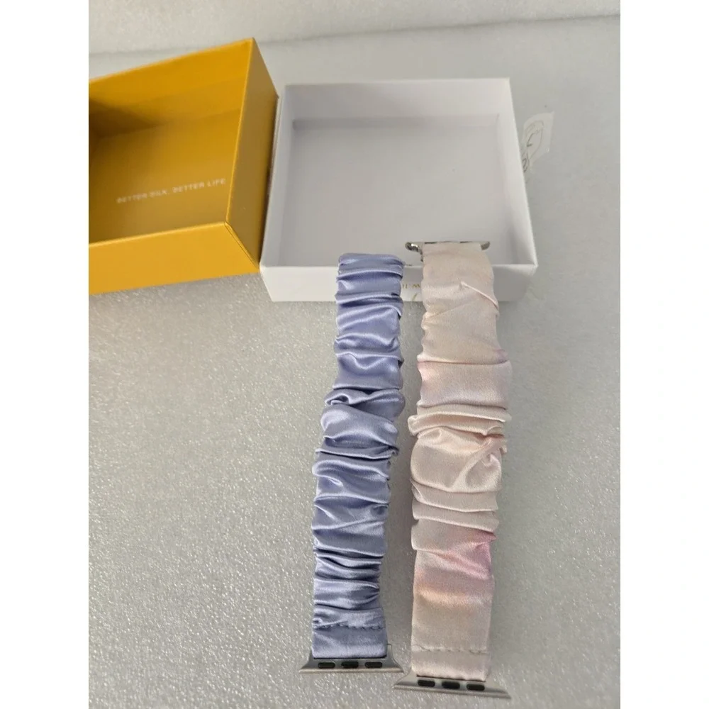 LilySilk Apple Watch band Silk scrunchies New In Gift Box 38/40 Mm Set Of 2
