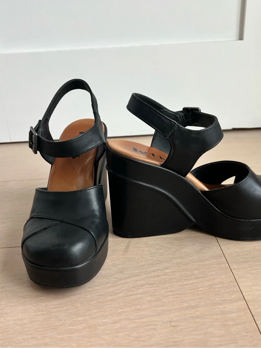 Kork-Ease stylish black