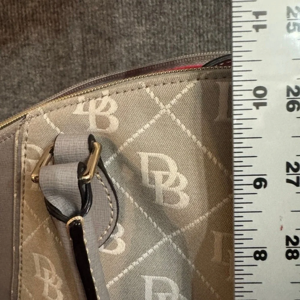 Dooney & Bourke piece structured handbag