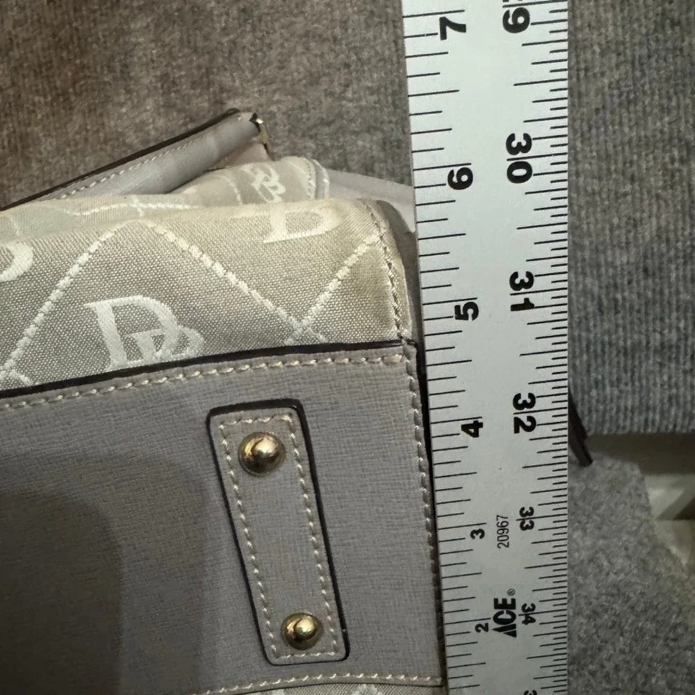 Dooney & Bourke finished bourke
