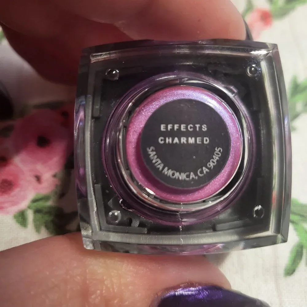 Lique Cheek and Eye lid Powder Charmed