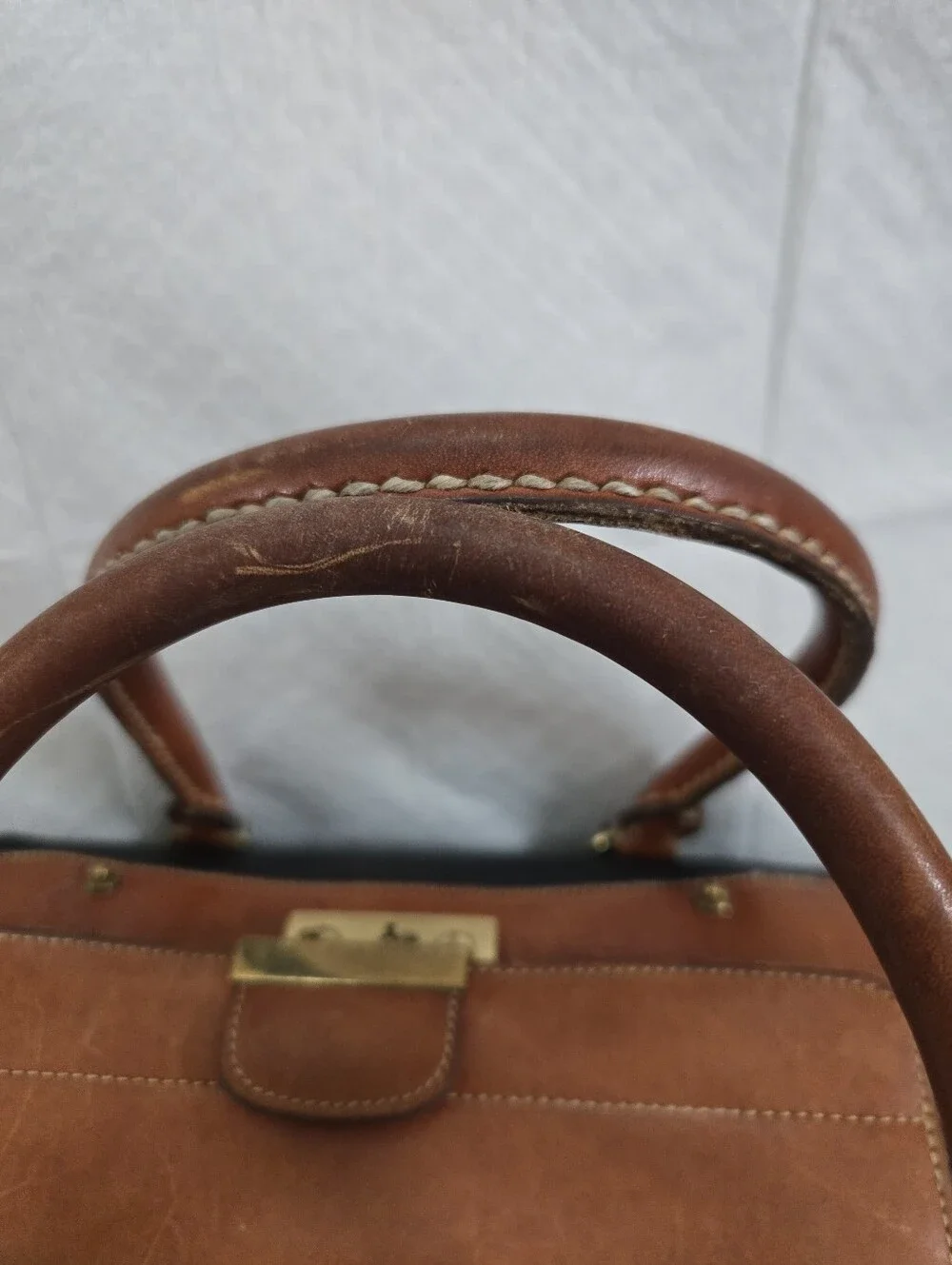 Dooney & Bourke structured dooney