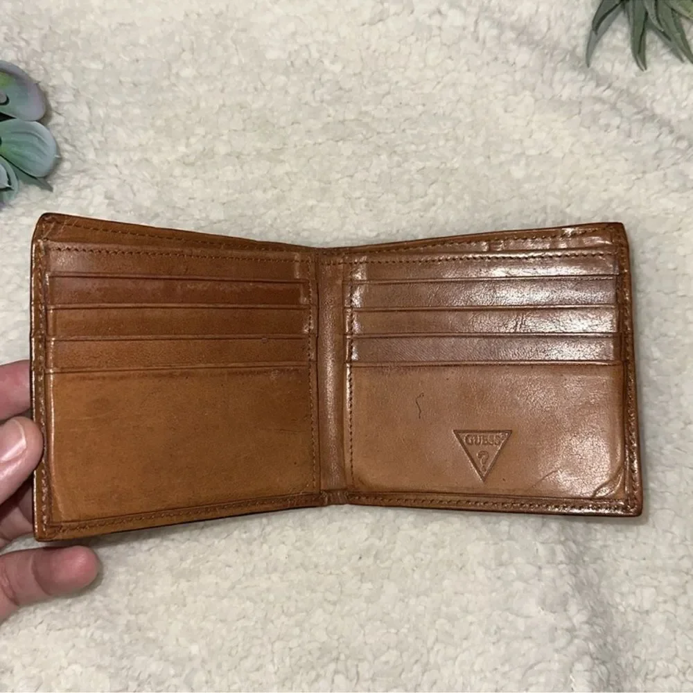 GUESS Tan Camel Brown Genuine Leather Billfold Bifold Wallet
