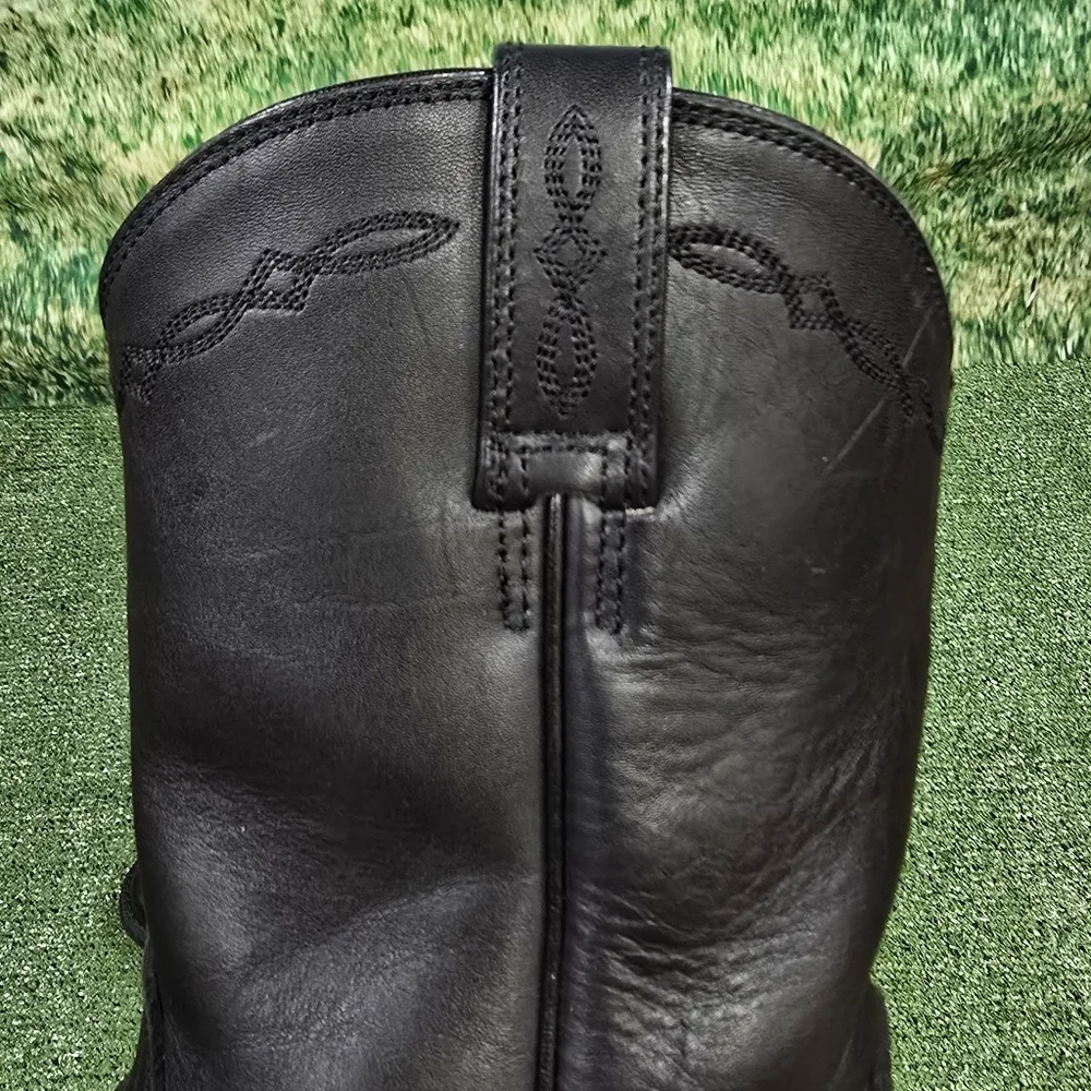 Ariat brand style