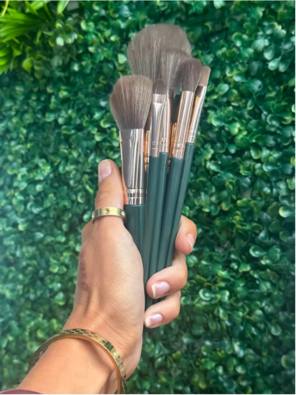 Women's 7 Piece Set of Makeup Brushes & Tools Emerald & Gold Set