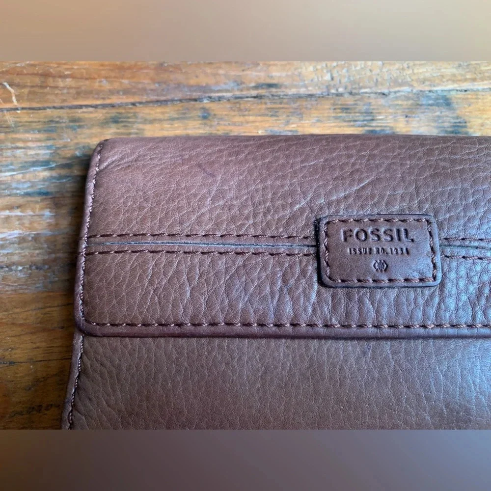 Fossil see brown use