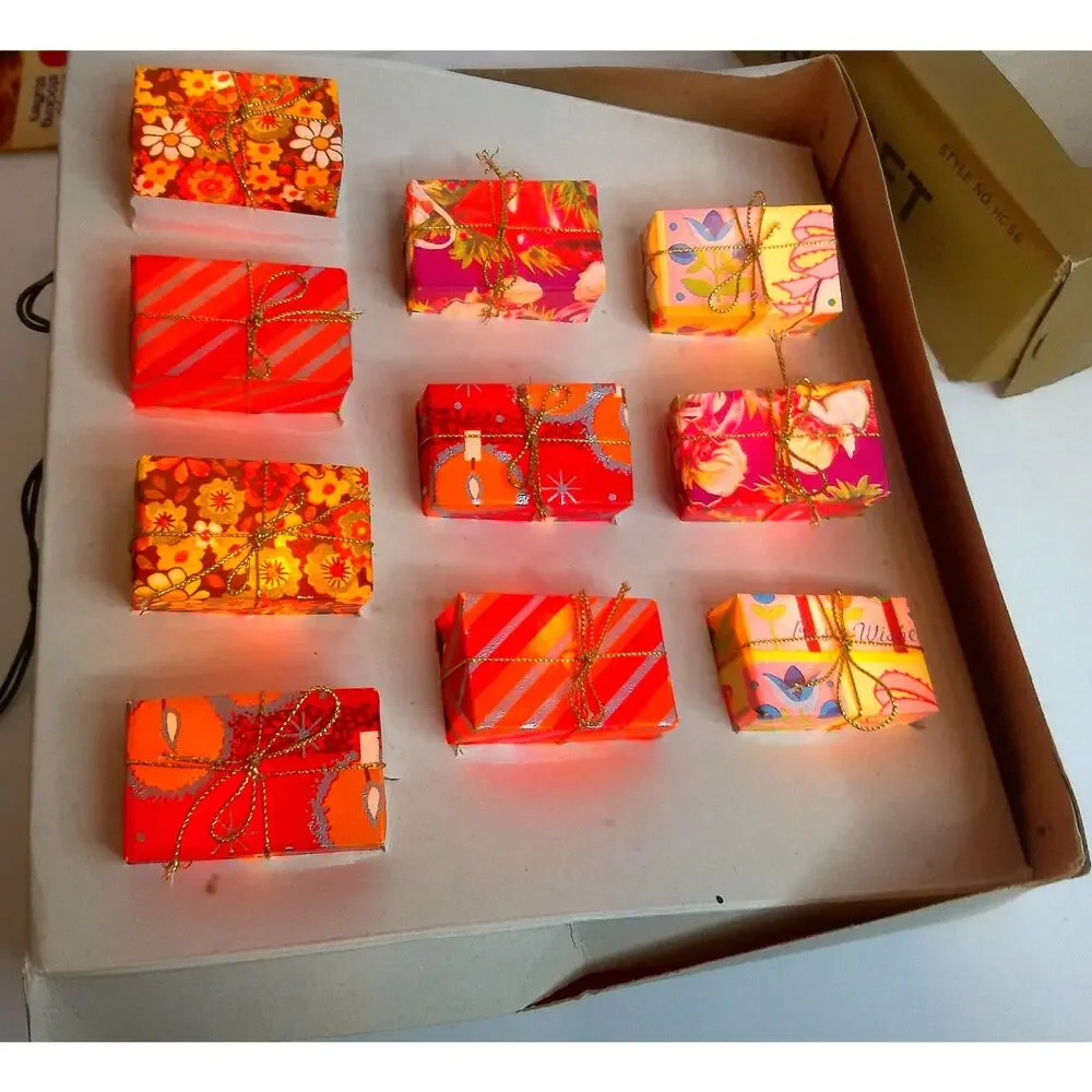 Vintage Golden Sleigh Christmas Presents 10 Light Blow Mold Set READ