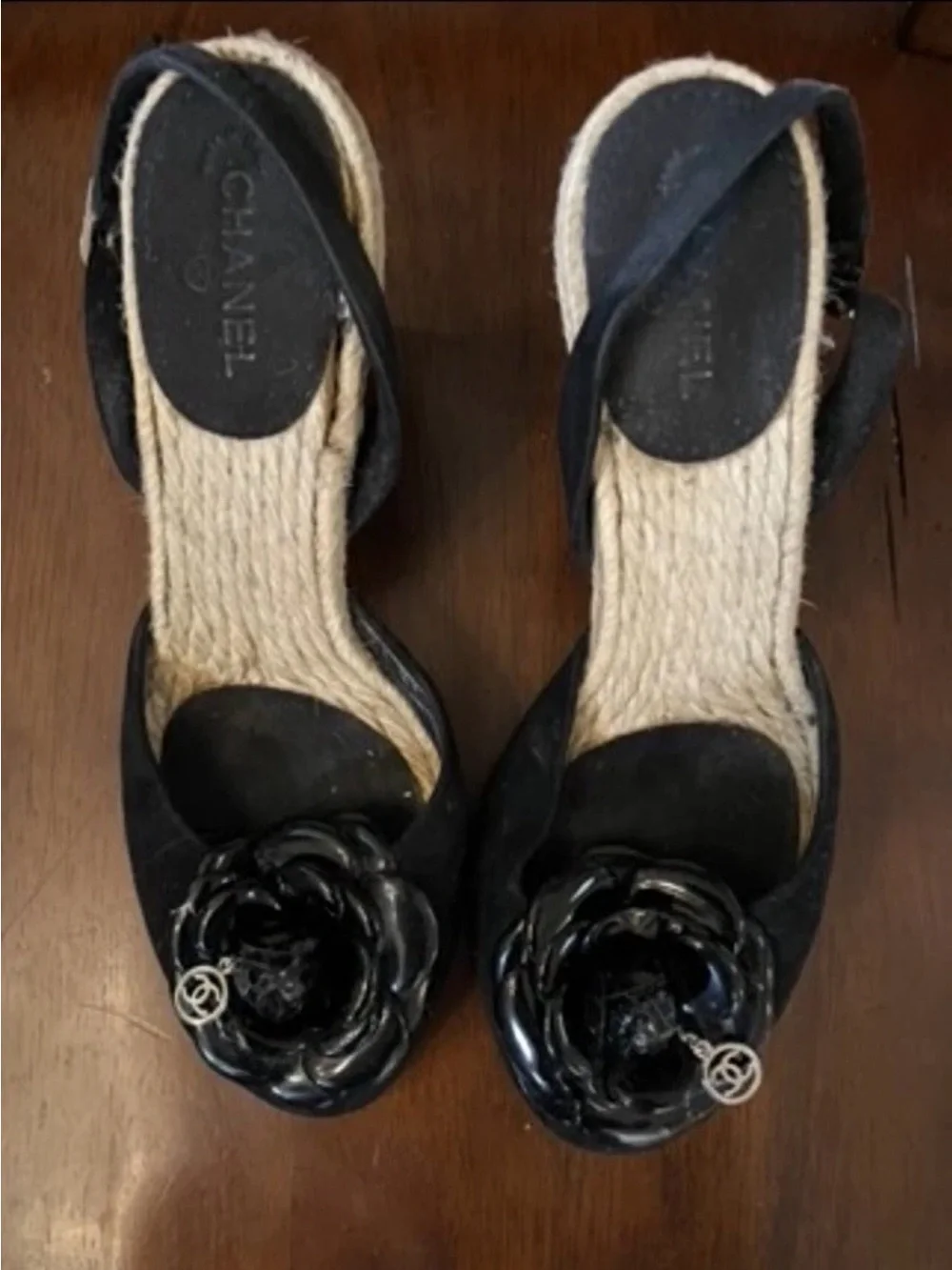 CHANEL authentic camellia