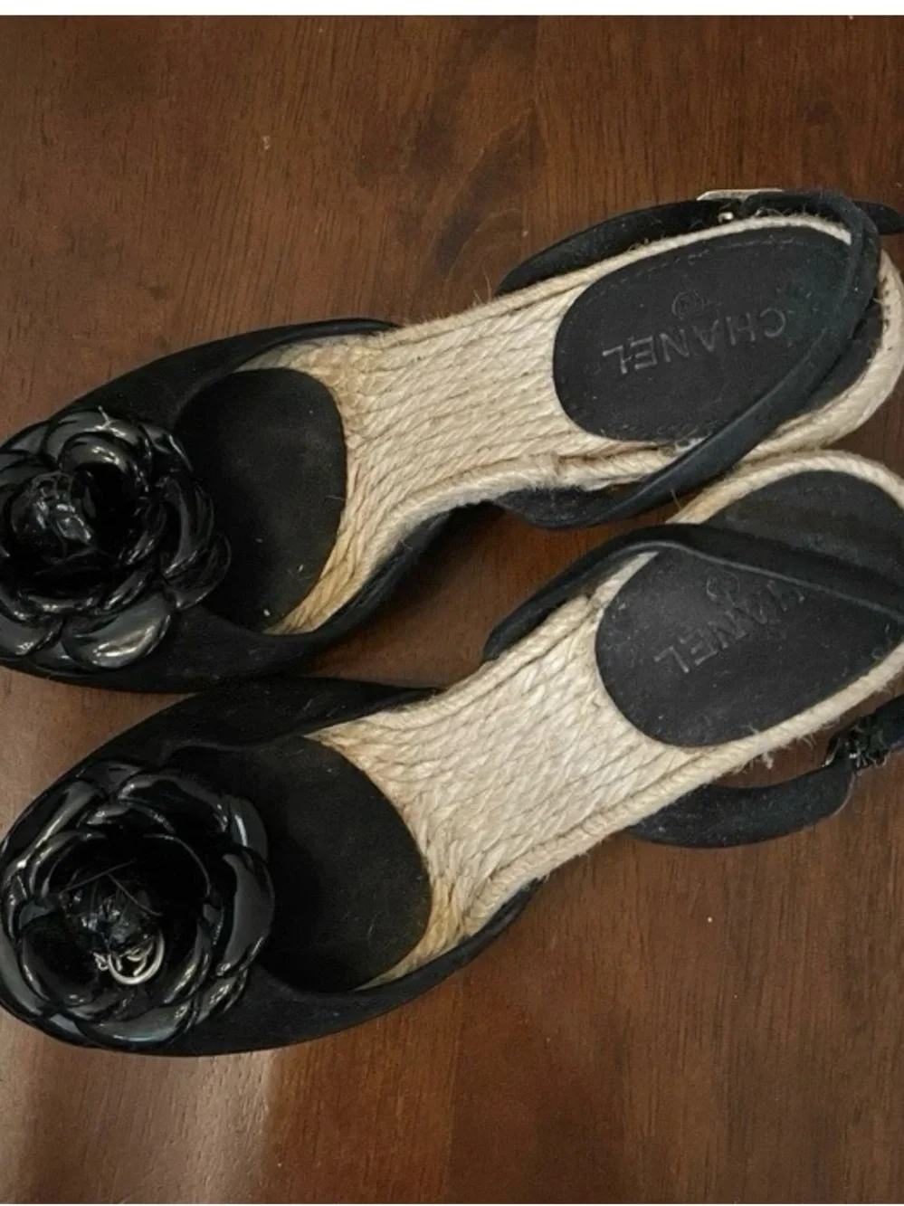 CHANEL authentic camellia