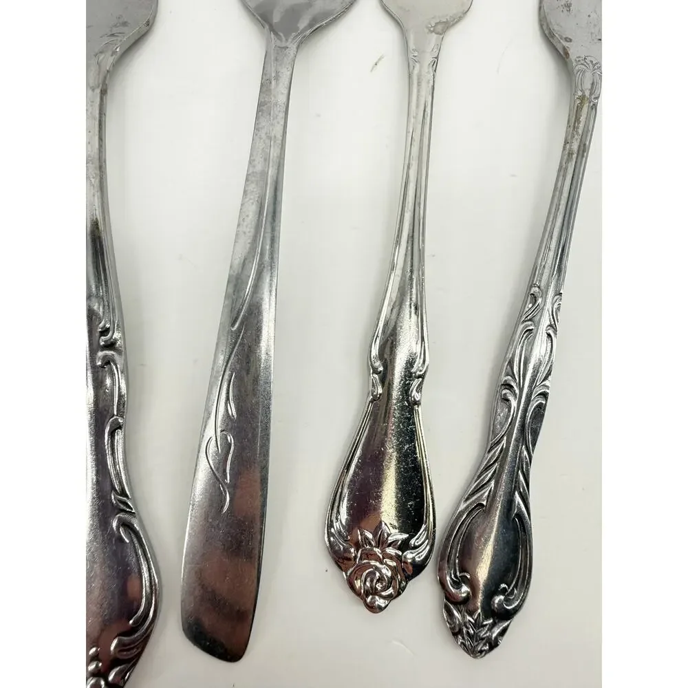 Oneida set mismatched