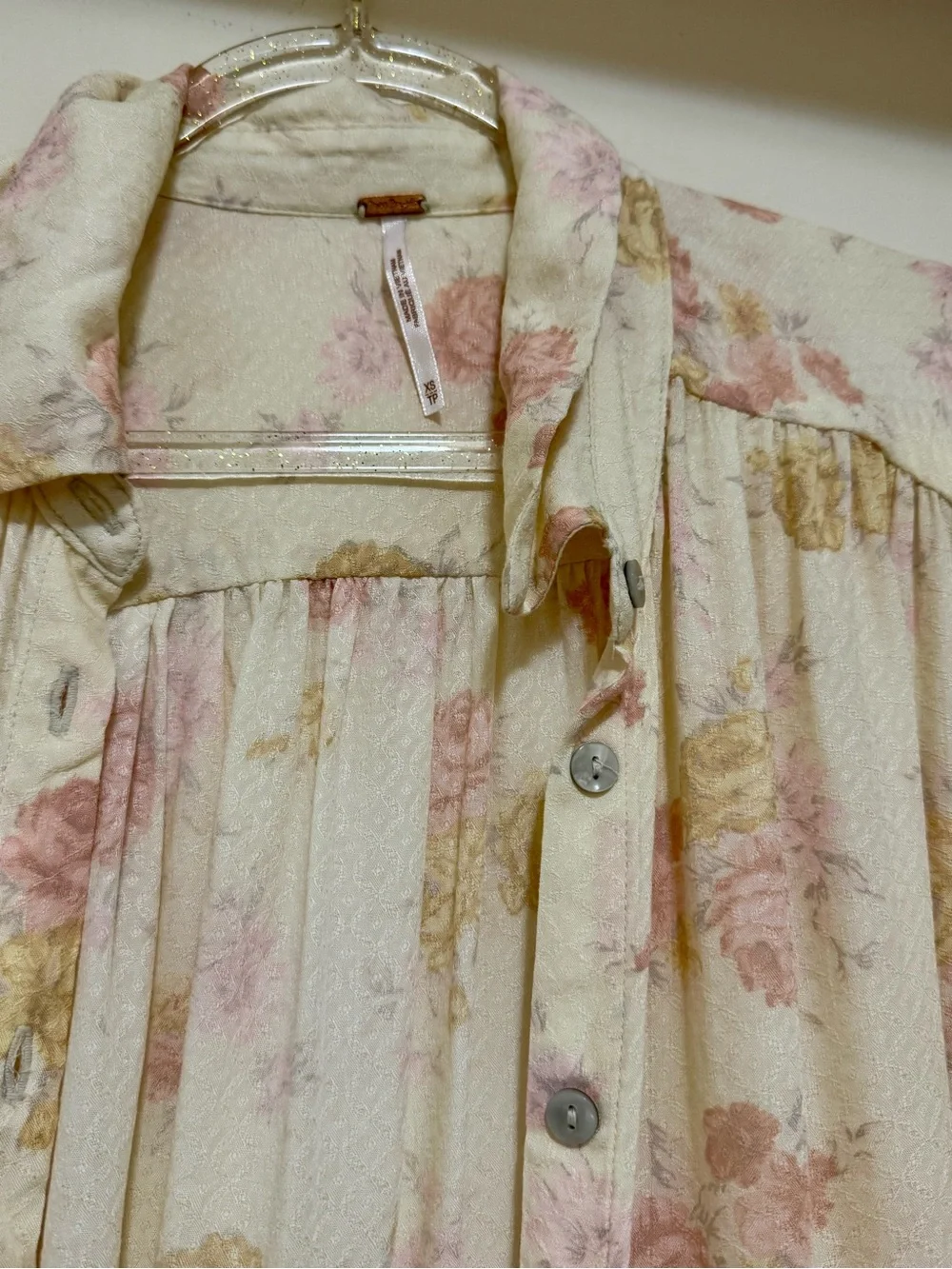 Free People soft cream