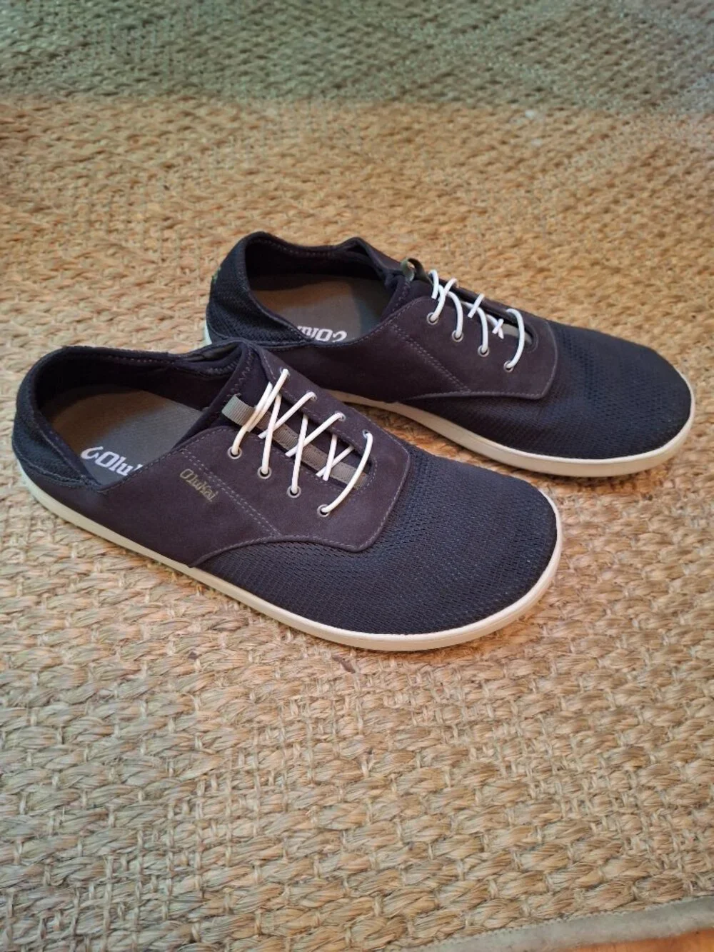 OluKai black olive