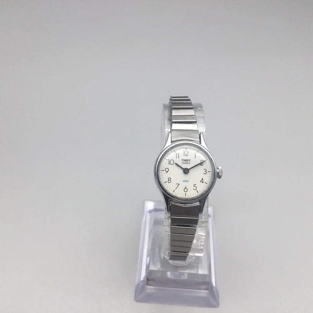 Timex Womens Watch 20mm Silver Tone Stainless Expansion Band New Battery