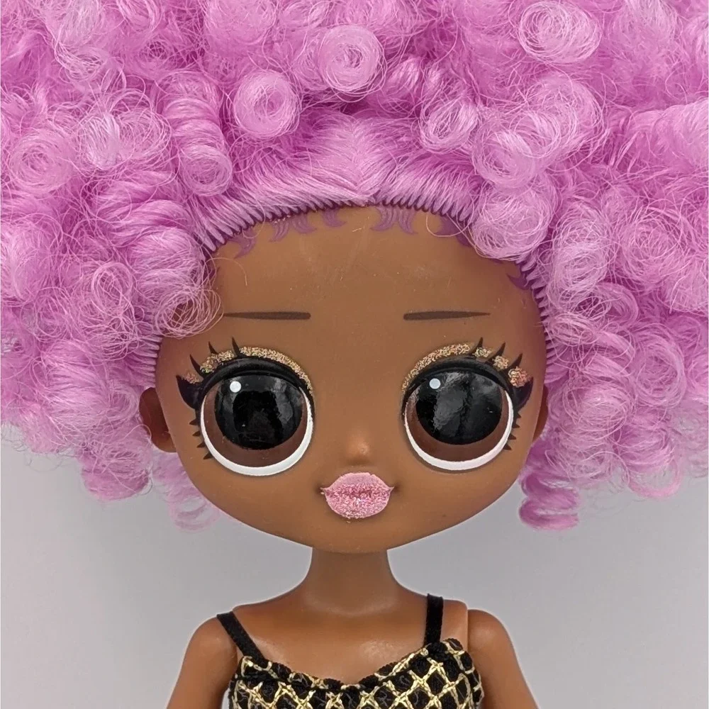 LOL Surprise OMG 24K DJ Winter Disco Fashion Doll Purple Afro Gold Accessories