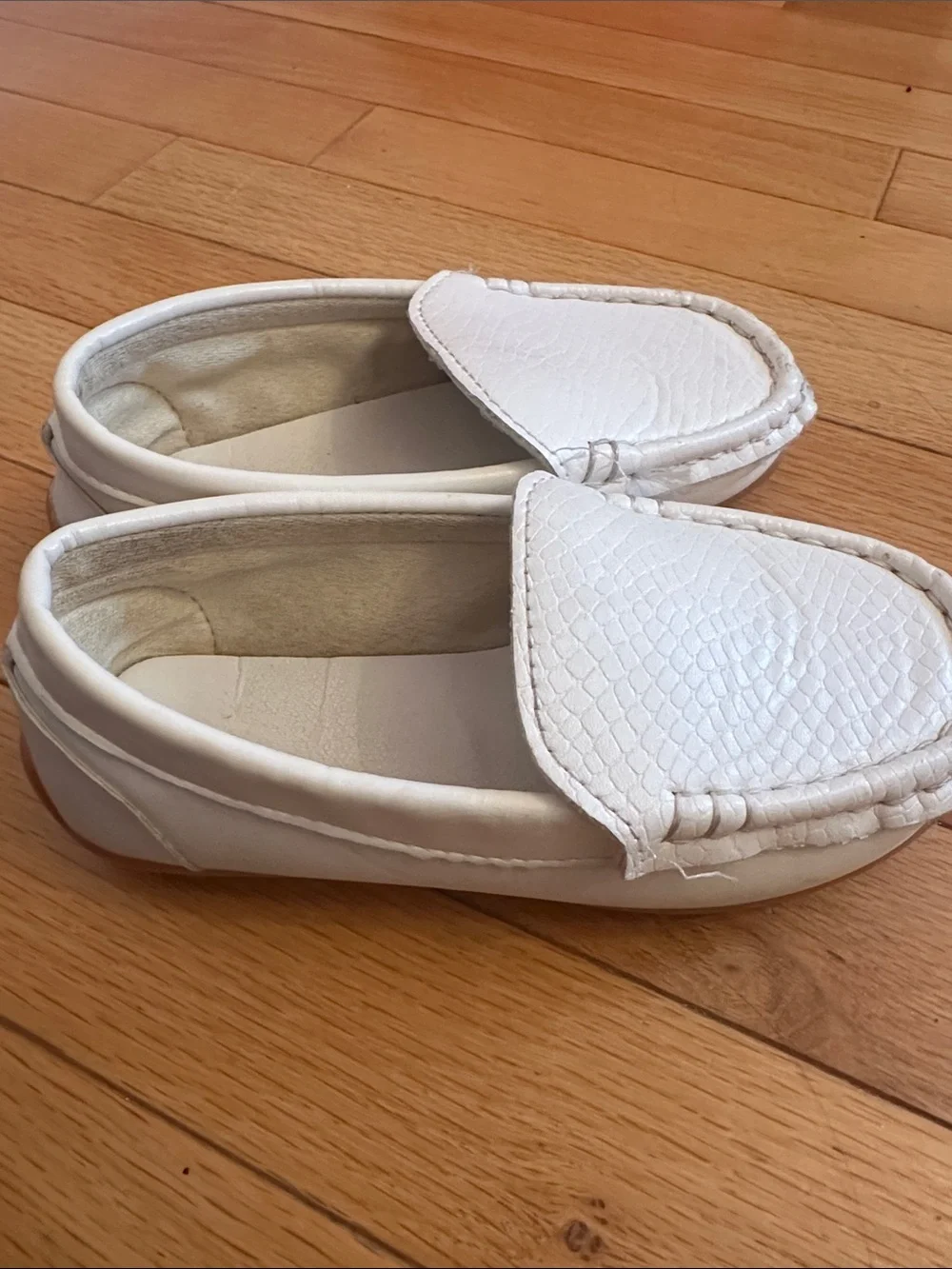 N/A comfortable white