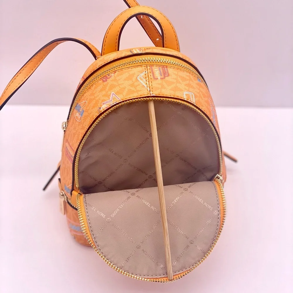 Michael Kors eye catching