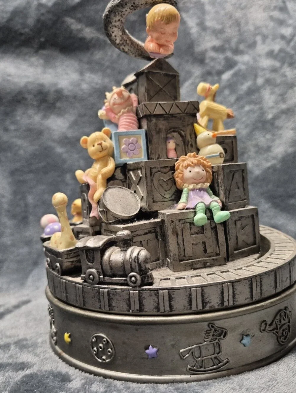 Royals charming pastel