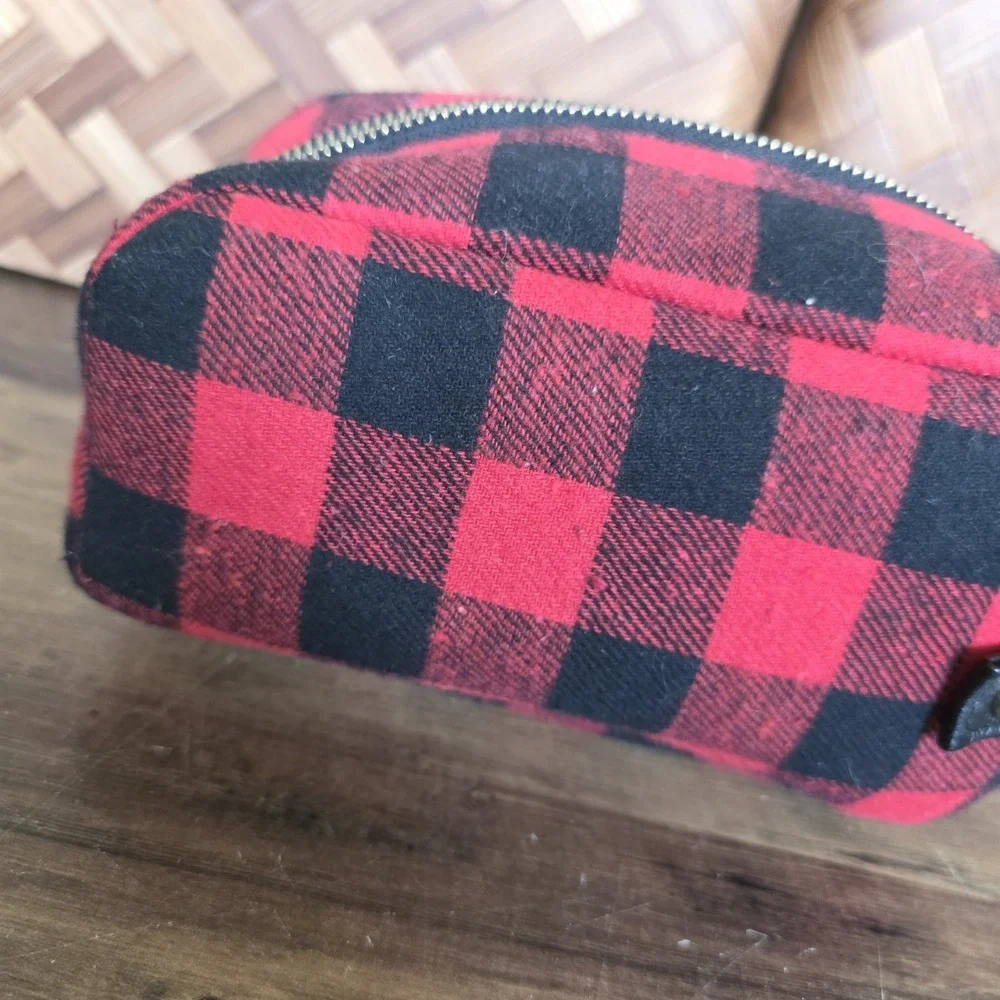 N/A cosmetics bag