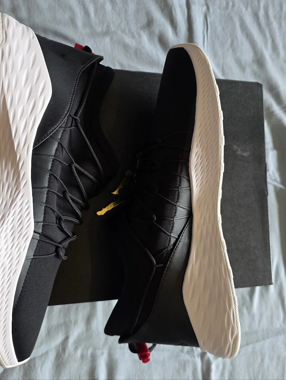 Nike sleek black