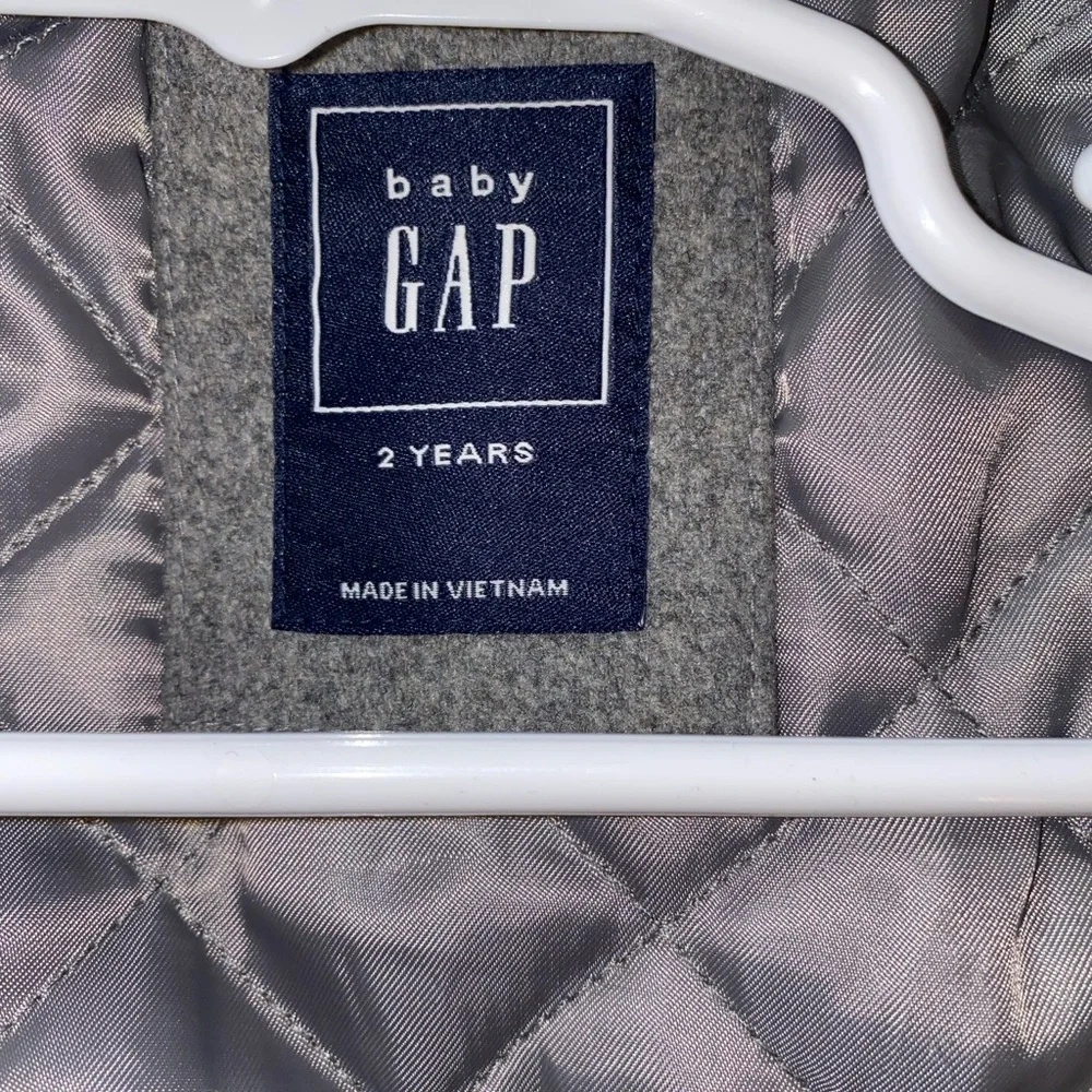 Baby GAP Kids Gray Pea Coat with Faux Fur Trim on Hood. Size 2T