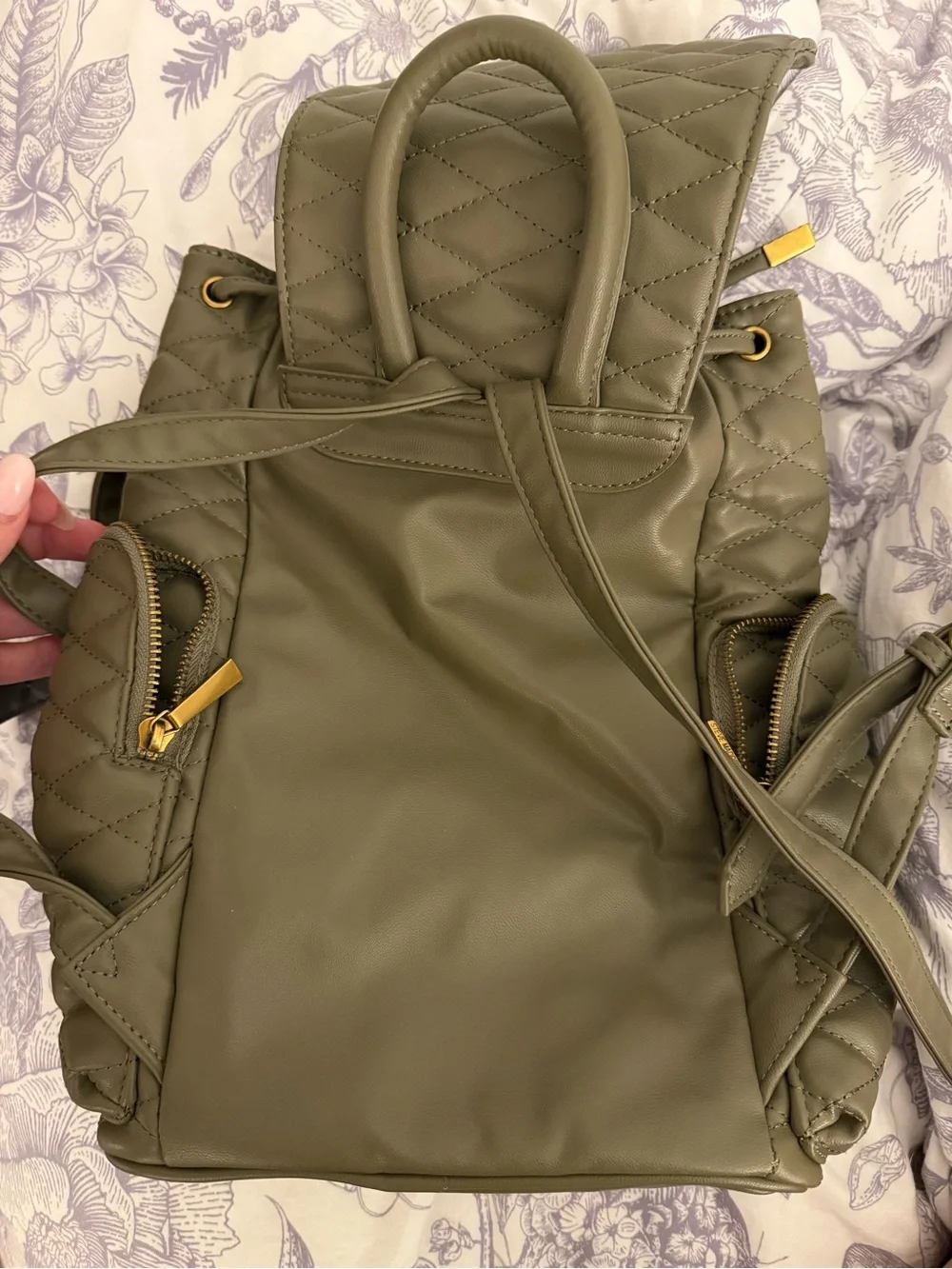 Steve Madden zip side adjustable