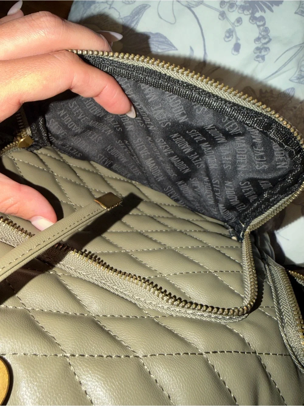 Steve Madden drawstring closure