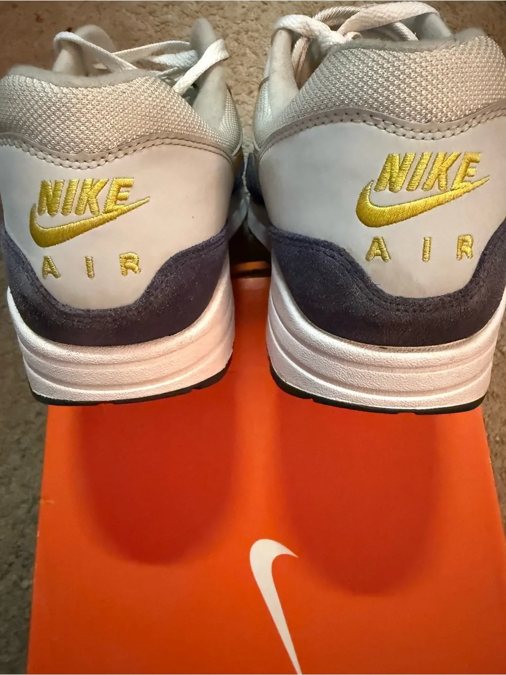 Nike low top