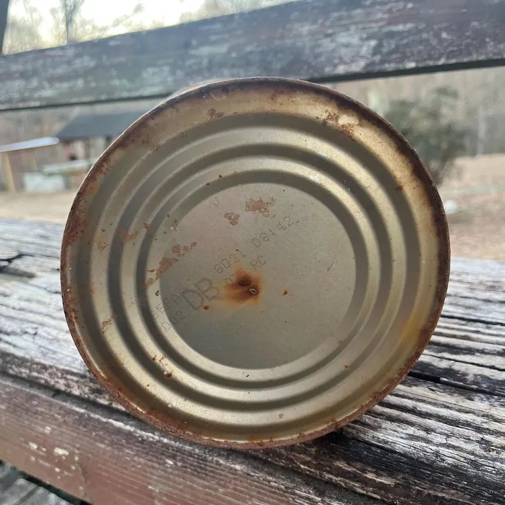 0039 Italy rusty tin