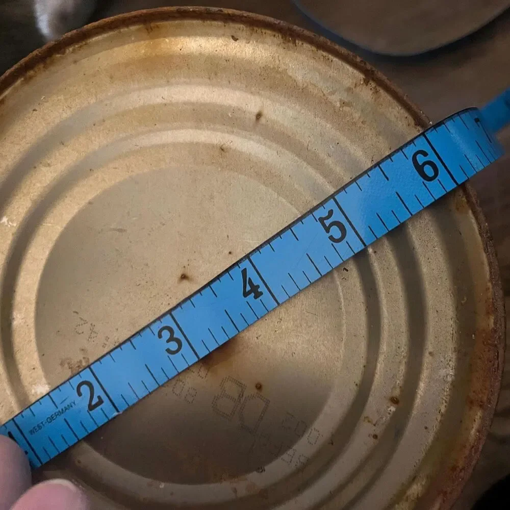 0039 Italy rusty tin