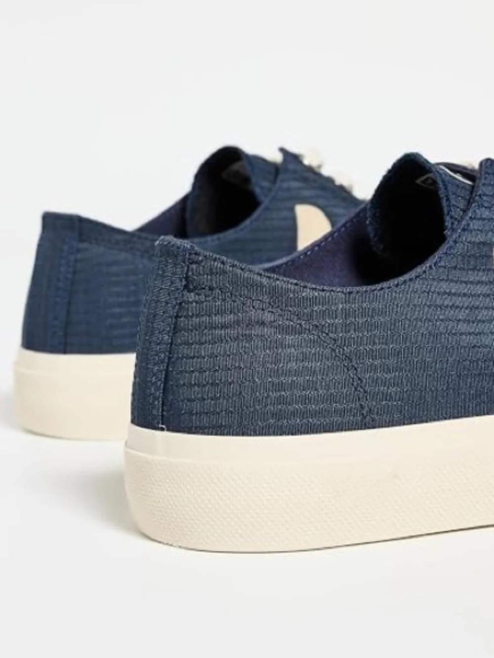 Veja classic low