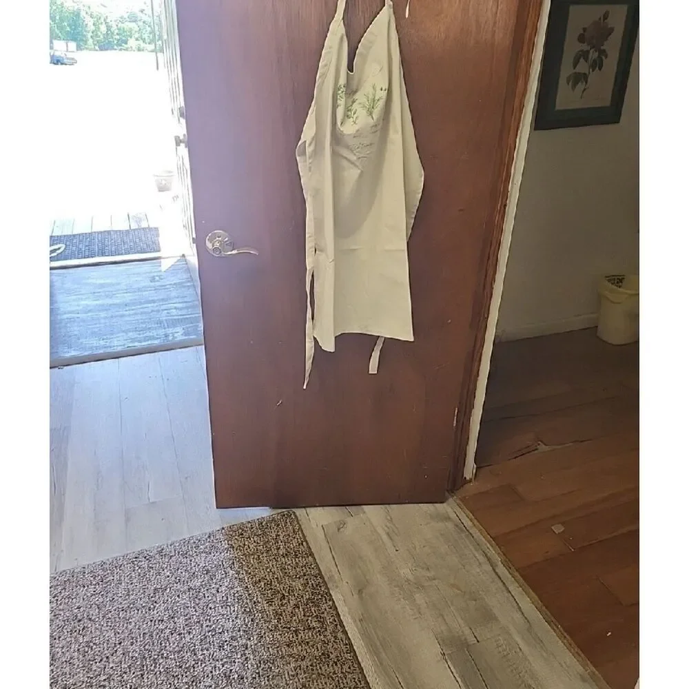 Source Unknown canvas apron