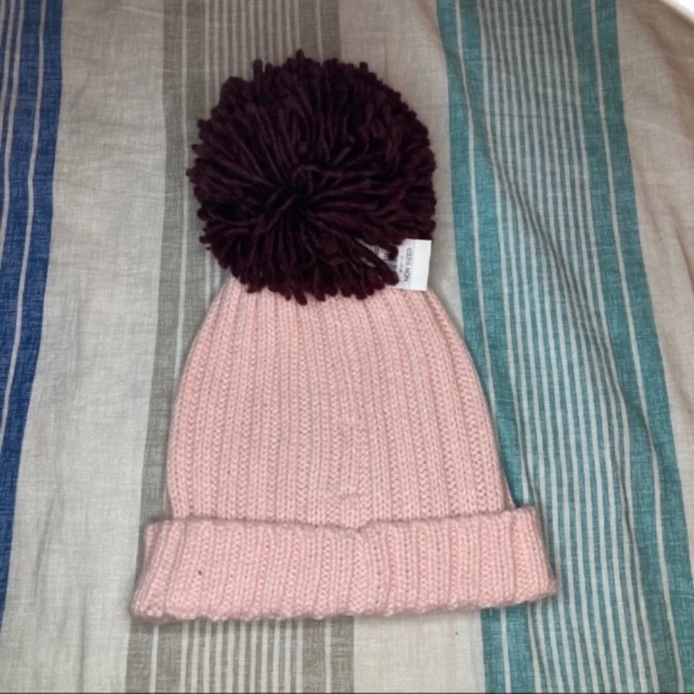 NWT New York and company NY &co pink beanie hat Pom Pom hat