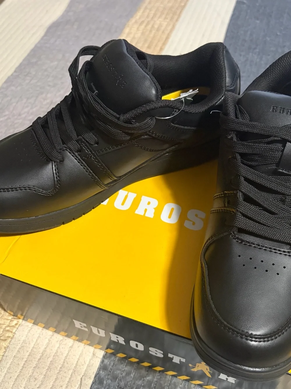 Men's Black Work-Ready Leather Sneakers